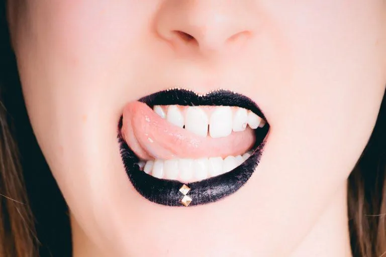What is Mouth Larva Symptoms Causes and Treatment
