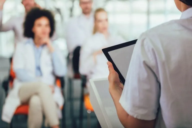 What are the roles and responsibilities of a nurse leader?